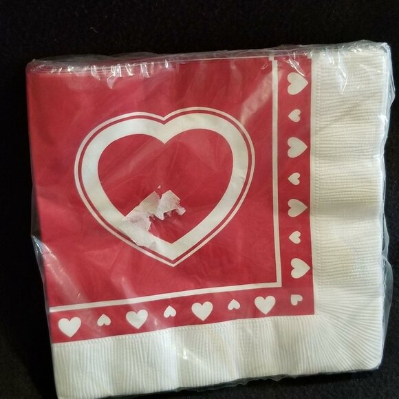 Vintage Valentines Hearts Party Paper Plates Cups Napkin Lot New - Picture 7 of 8